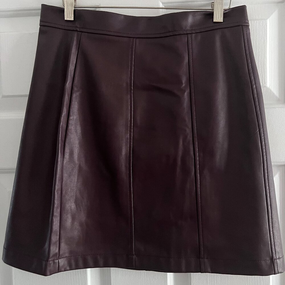 Banana Republic Vegan Leather skirt Size 8